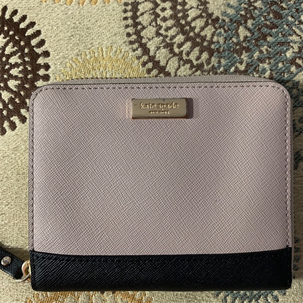 Kate Spade Wallet ♠️ Lots of card pockets